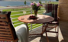 Modernes Apartment am Hafen mit Seeblick